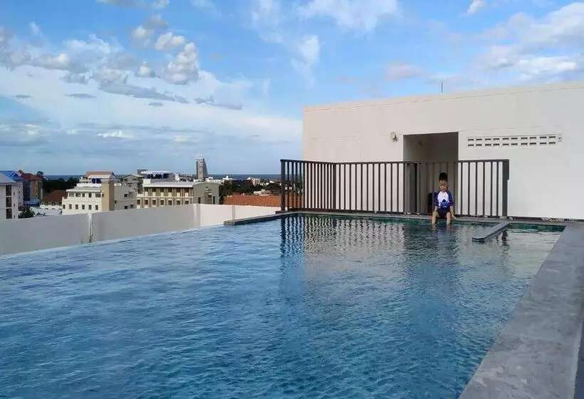 هتل The Base Hua Hin