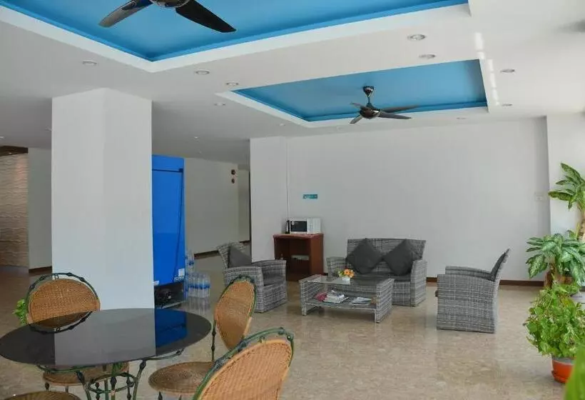 هتل The Base Hua Hin