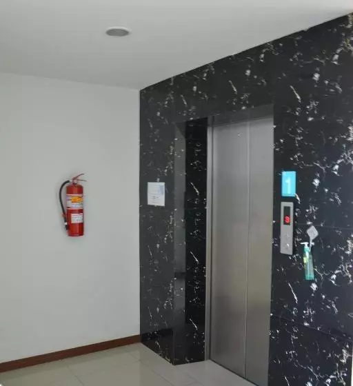 هتل The Base Hua Hin