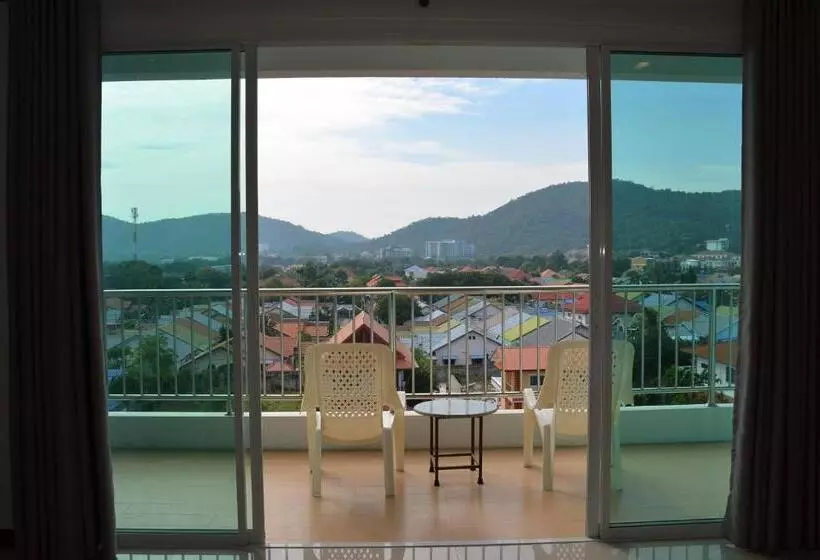 هتل The Base Hua Hin