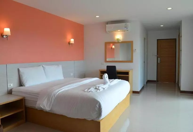 هتل The Base Hua Hin