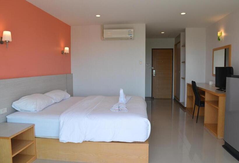 هتل The Base Hua Hin