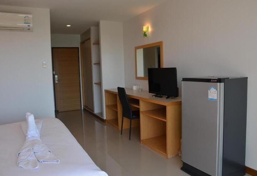 هتل The Base Hua Hin