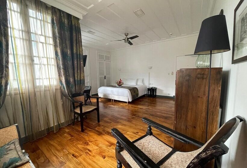 هتل Villa Angélique