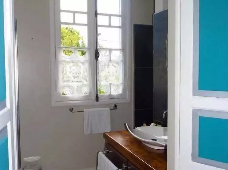 هتل Villa Angélique