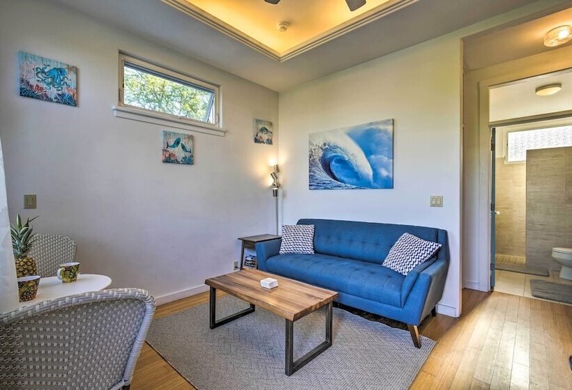 1 Mile To Magic Sands Beach: Kailua Kona Cottage