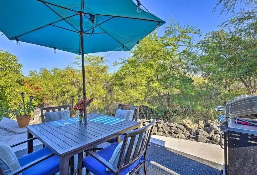 1 Mile To Magic Sands Beach: Kailua Kona Cottage