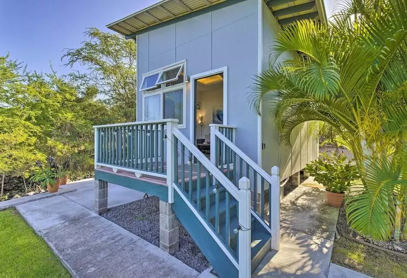 1 Mile To Magic Sands Beach: Kailua Kona Cottage