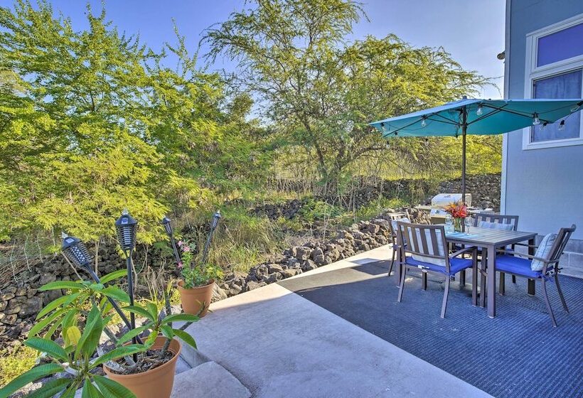 1 Mile To Magic Sands Beach: Kailua Kona Cottage