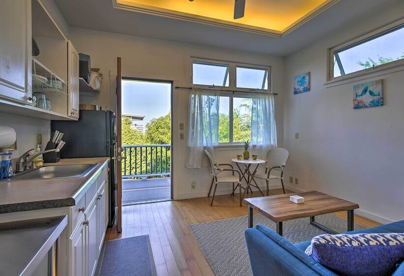 1 Mile To Magic Sands Beach: Kailua Kona Cottage