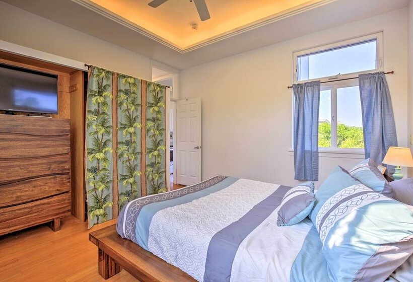 1 Mile To Magic Sands Beach: Kailua Kona Cottage