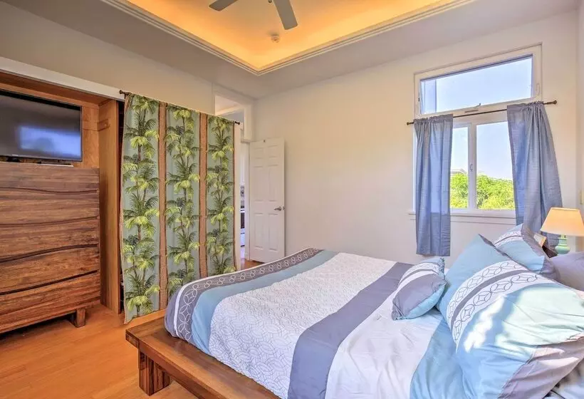 1 Mile To Magic Sands Beach: Kailua Kona Cottage