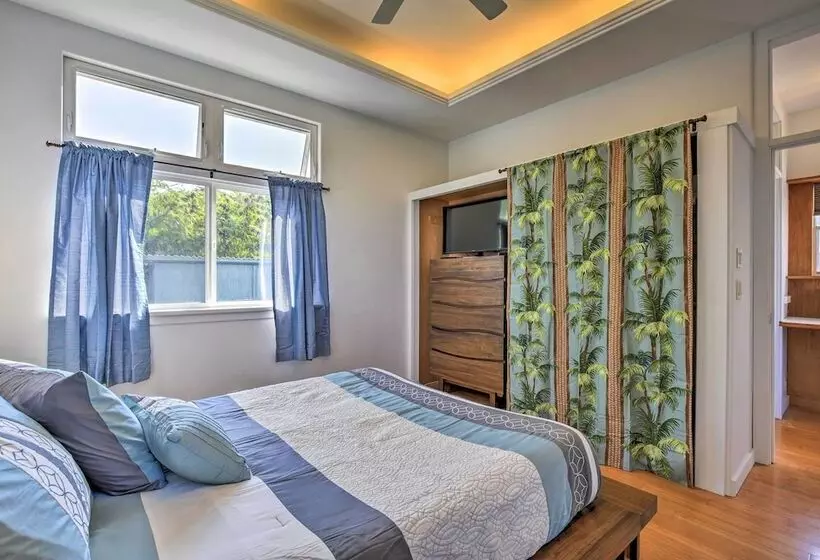 1 Mile To Magic Sands Beach: Kailua Kona Cottage