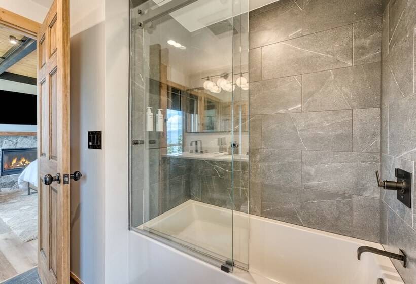 Lake View, Firepit, Game Room Remodeled Lake Tahoe Luxury Cabin By Avantstay