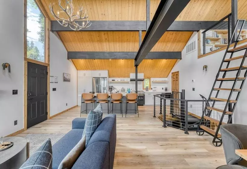 Lake View, Firepit, Game Room Remodeled Lake Tahoe Luxury Cabin By Avantstay