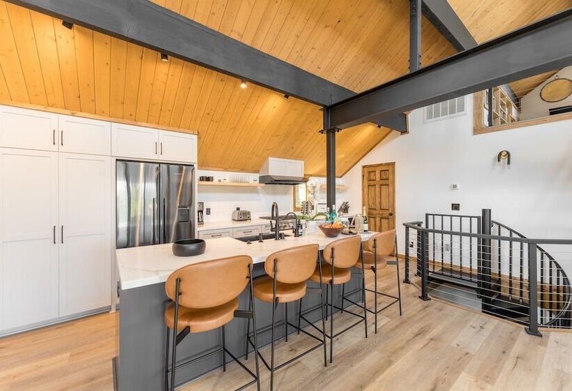 Lake View, Firepit, Game Room Remodeled Lake Tahoe Luxury Cabin By Avantstay