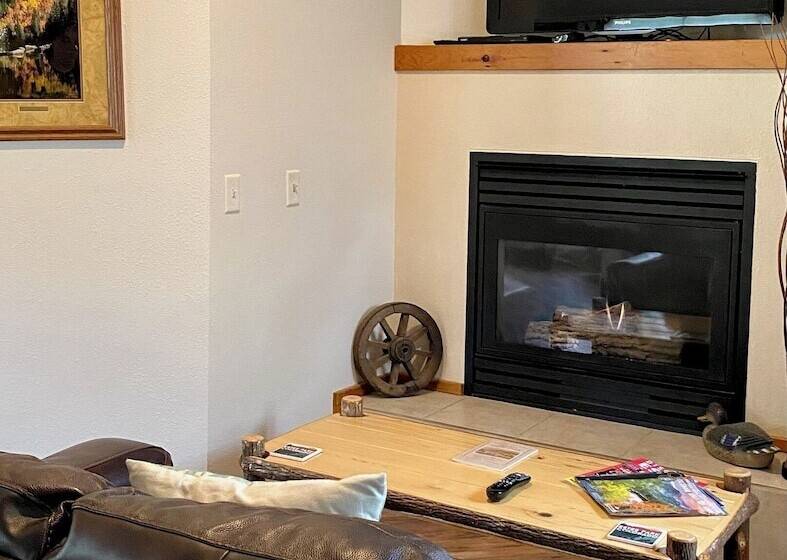 Mountain Shadows Resort