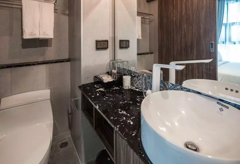 Palmyrah Surin Beach Residence