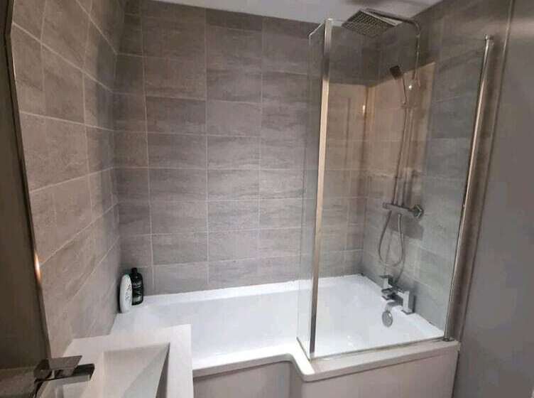 إقامة Remarkable 3 Bed House In Chelmsford