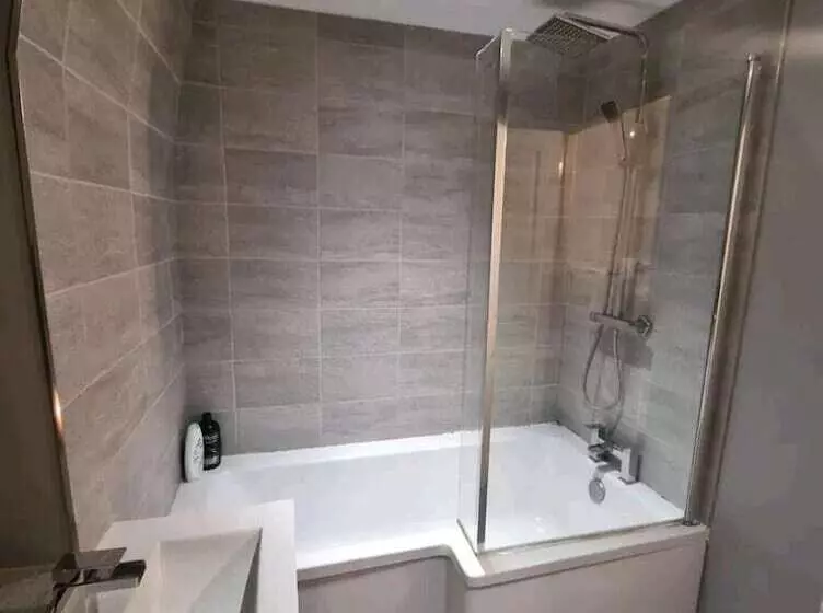 Residenssi Remarkable 3 Bed House In Chelmsford