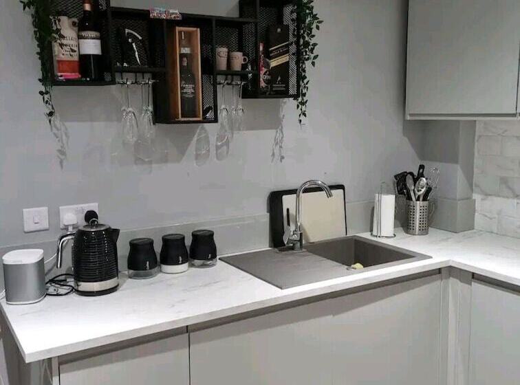 إقامة Remarkable 3 Bed House In Chelmsford