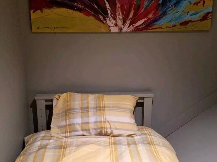 Residenssi Remarkable 3 Bed House In Chelmsford