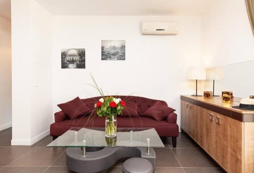 Résidence D Azur Riou