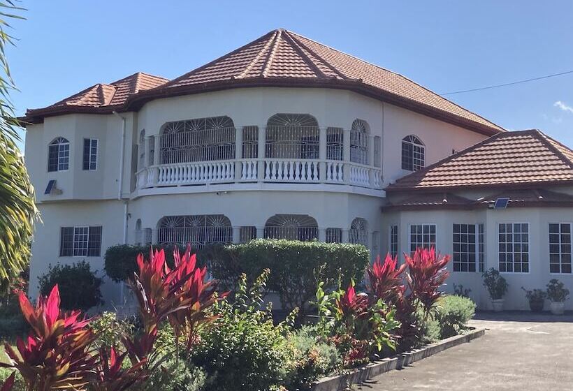 تختخواب و صبحانه Pearly Ron