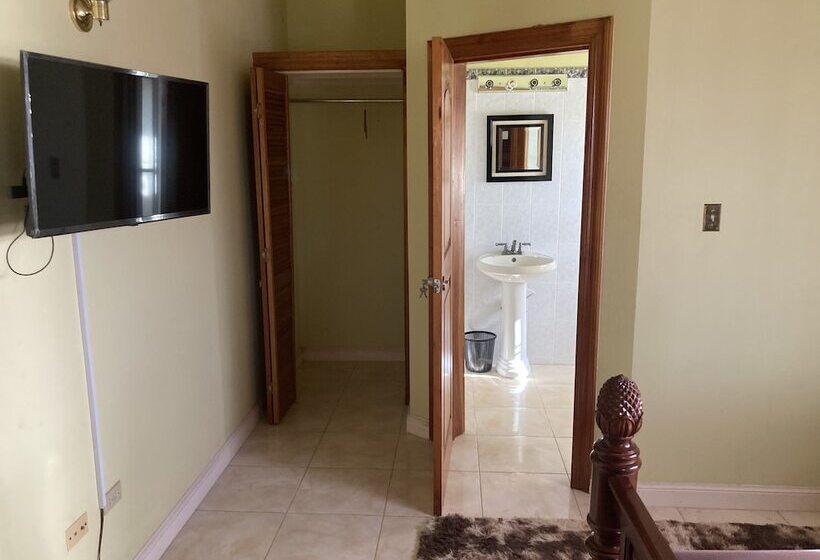 تختخواب و صبحانه Pearly Ron