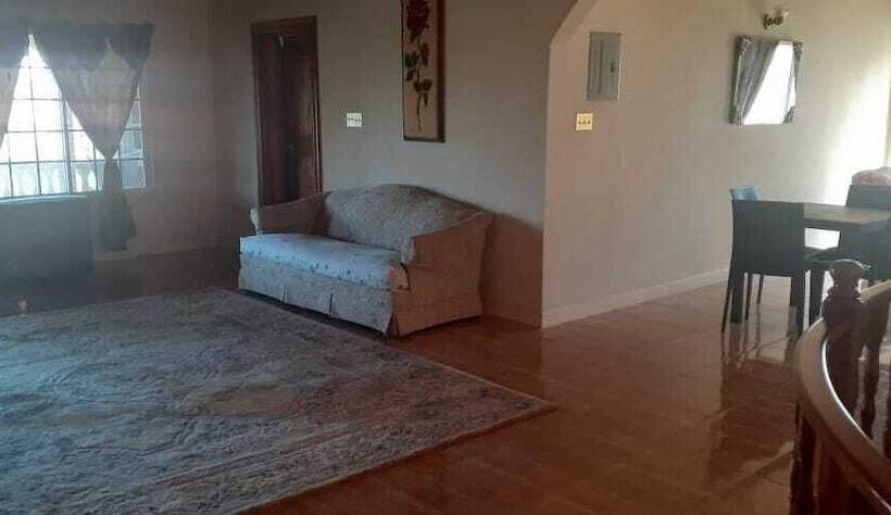 تختخواب و صبحانه Pearly Ron