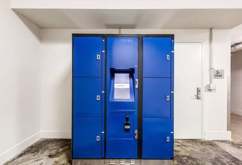 Chic Elegance In The Heart Of Nola: 4 Bedroom Oasis Awaits!