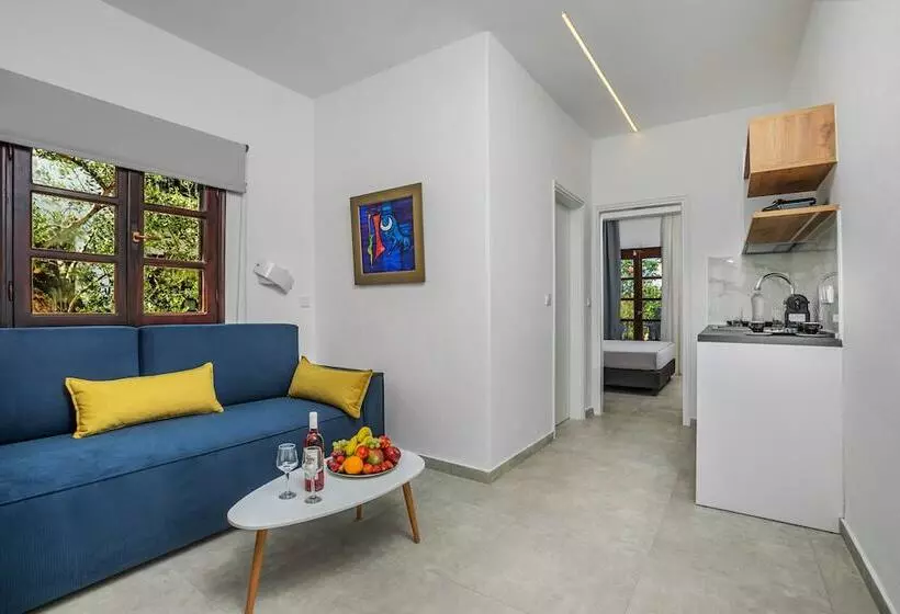 Eleon Suites Afytos