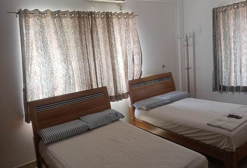 酒店 Bluestones Residency