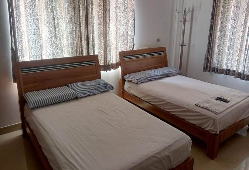 酒店 Bluestones Residency