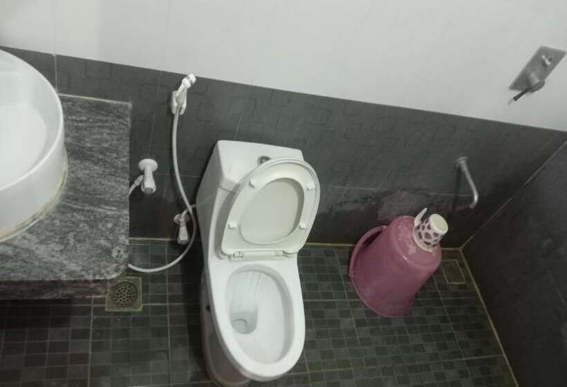 酒店 Bluestones Residency