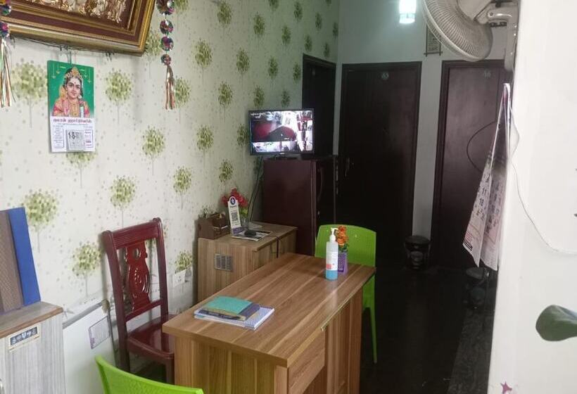 酒店 Bluestones Residency