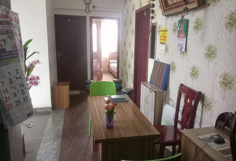 酒店 Bluestones Residency