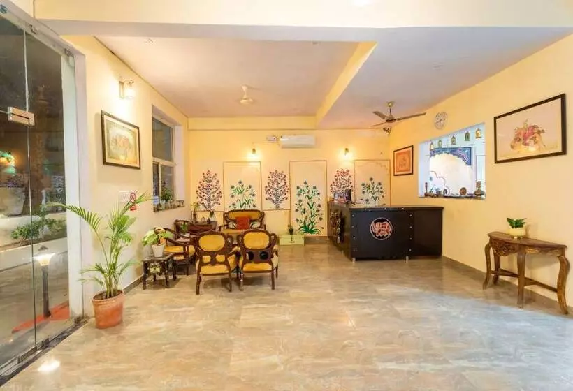 ホテル Gharial Bagh Resort