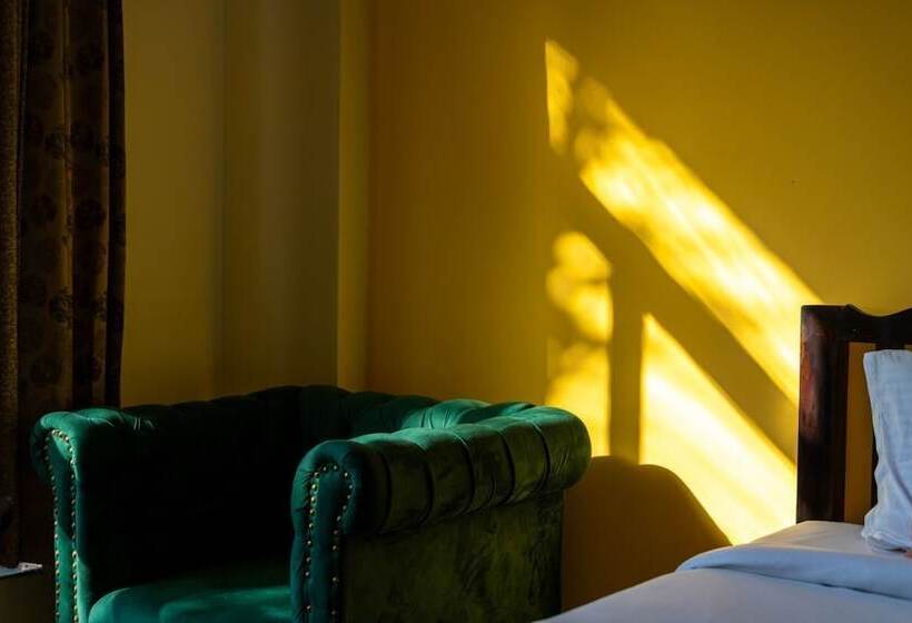 Hotel Gharial Bagh Resort