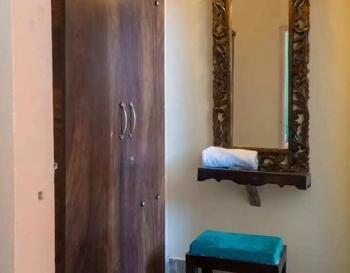 ホテル Gharial Bagh Resort
