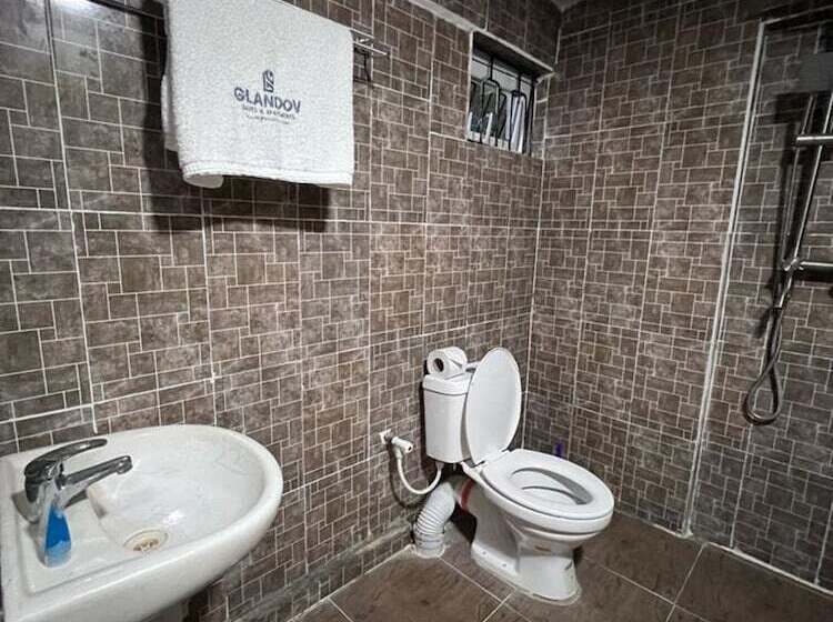 هتل Glandov Suites And Apartment