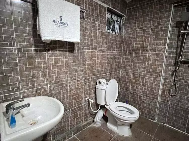 هتل Glandov Suites And Apartment