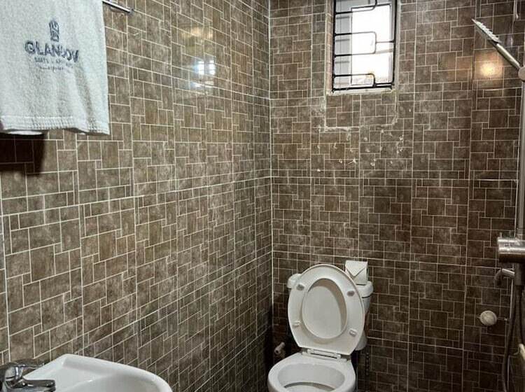 هتل Glandov Suites And Apartment