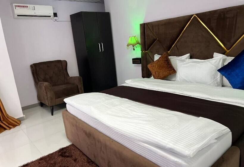 هتل Glandov Suites And Apartment