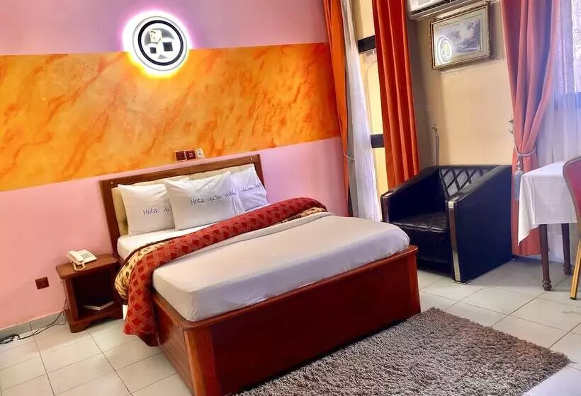 هتل Hôtel De La Vallée Officiel
