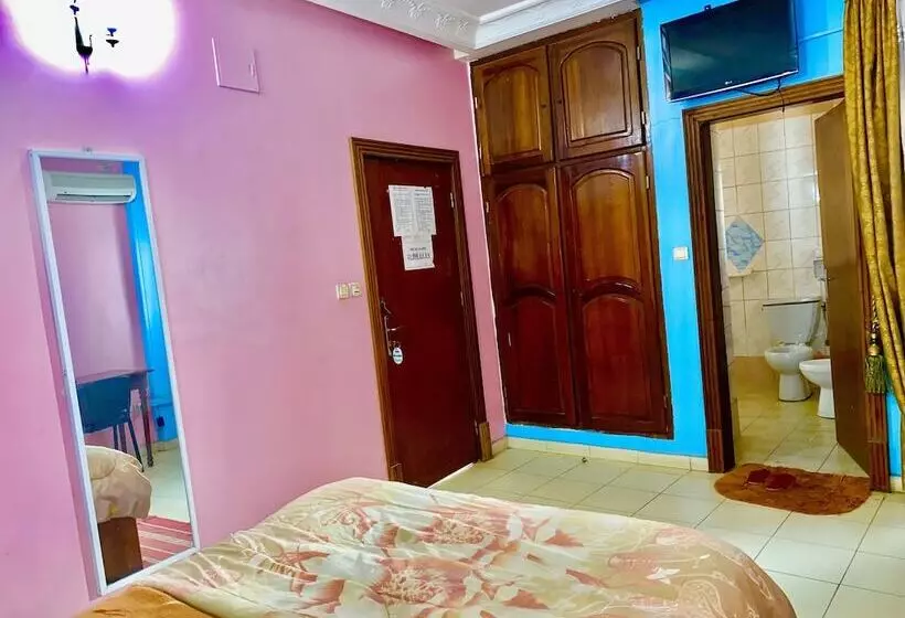 هتل Hôtel De La Vallée Officiel