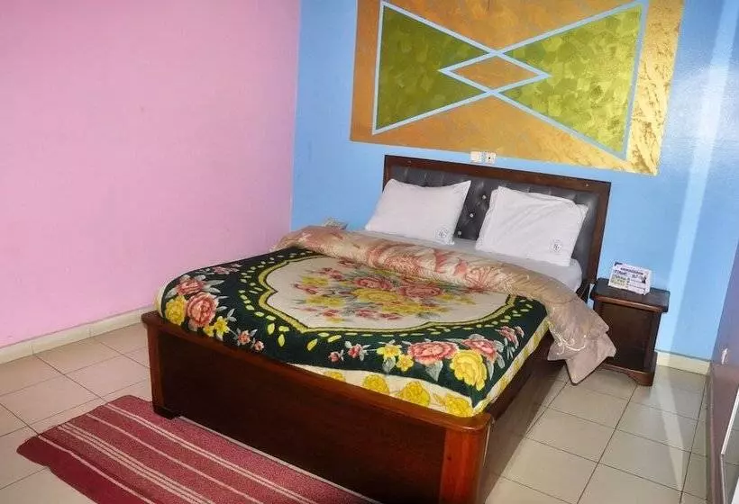 هتل Hôtel De La Vallée Officiel