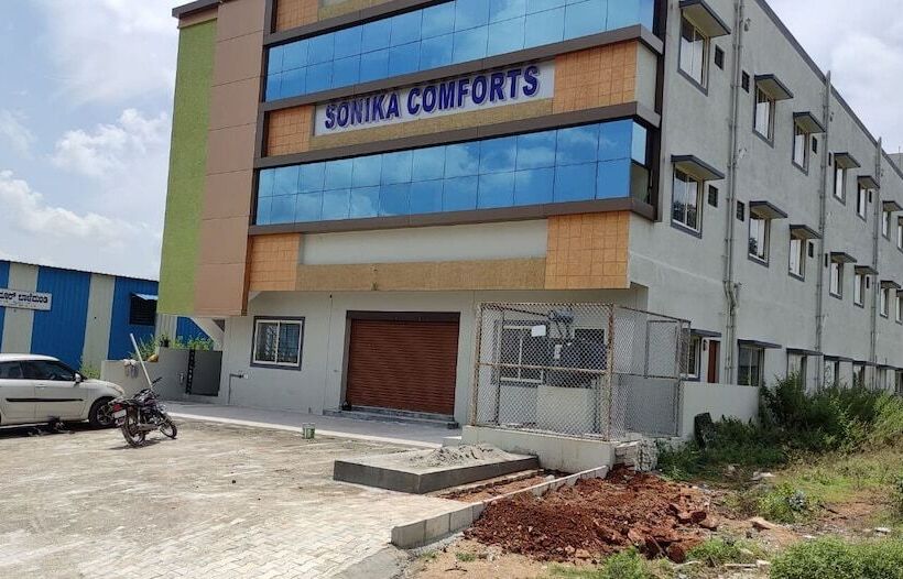 בית מלון כפרי Iroozm Sonika Comforts