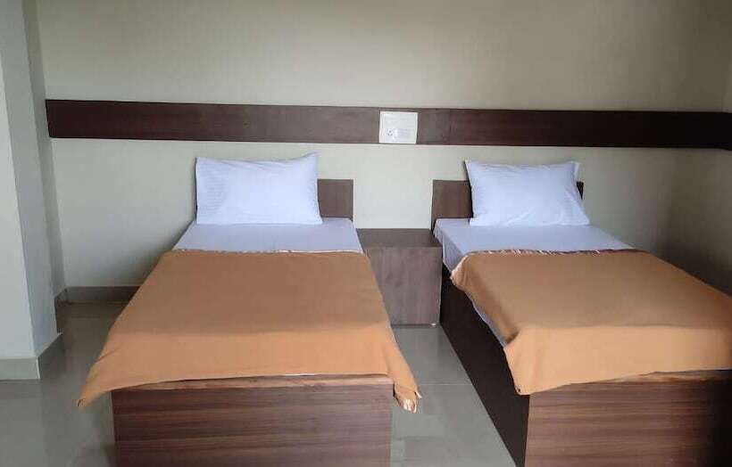 בית מלון כפרי Iroozm Sonika Comforts