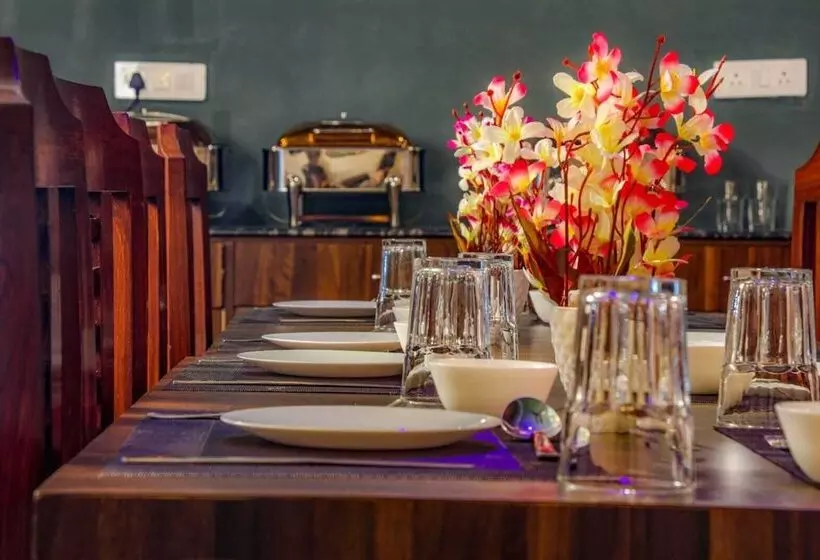 Kds Residency Hotel And Banquet